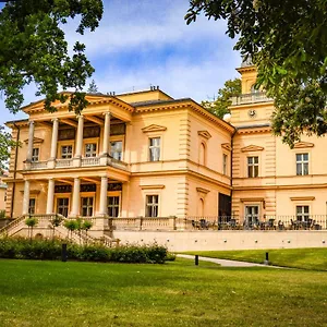 https://vila-lanna.praguehotelsweb.com